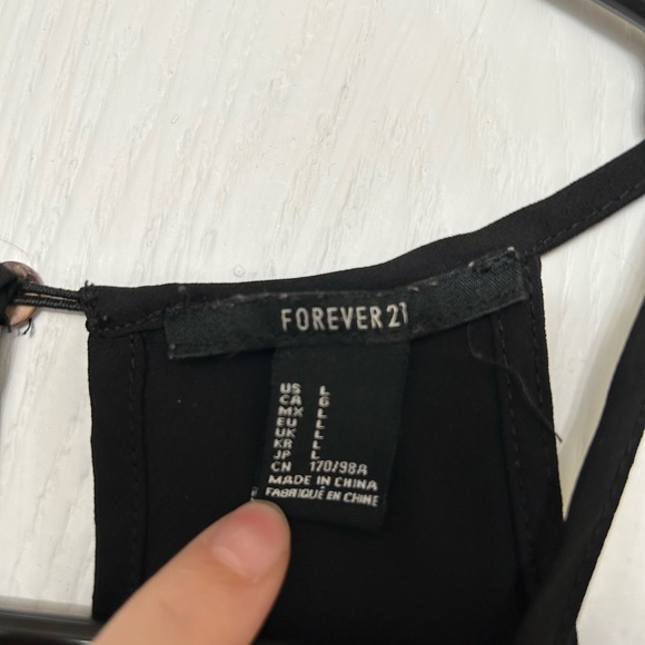 Halter top - Picture 2 of 3